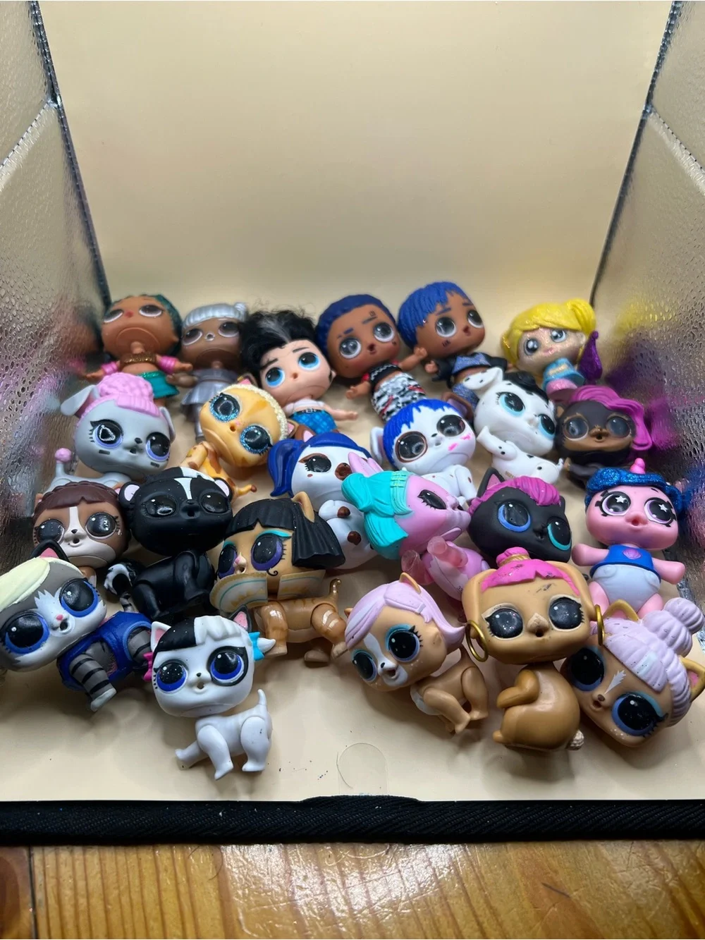 LOL Surprise Dolls Assorted Mini Figures - Mixed Colors HUGE LOT